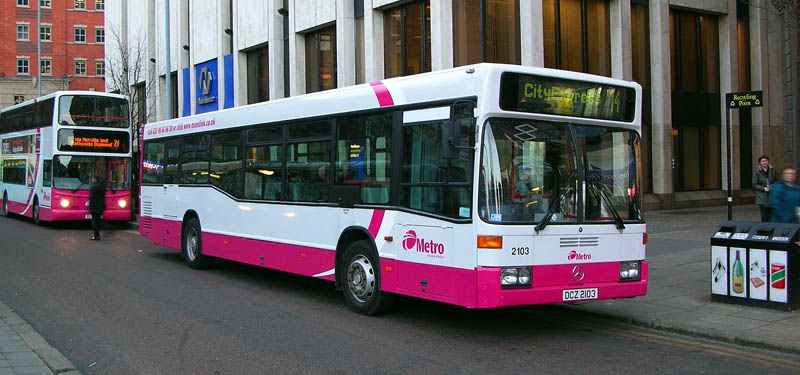 Mercedes 0405 2103 Metro livery - Belfast - Feb 2006 (Paul Savage)