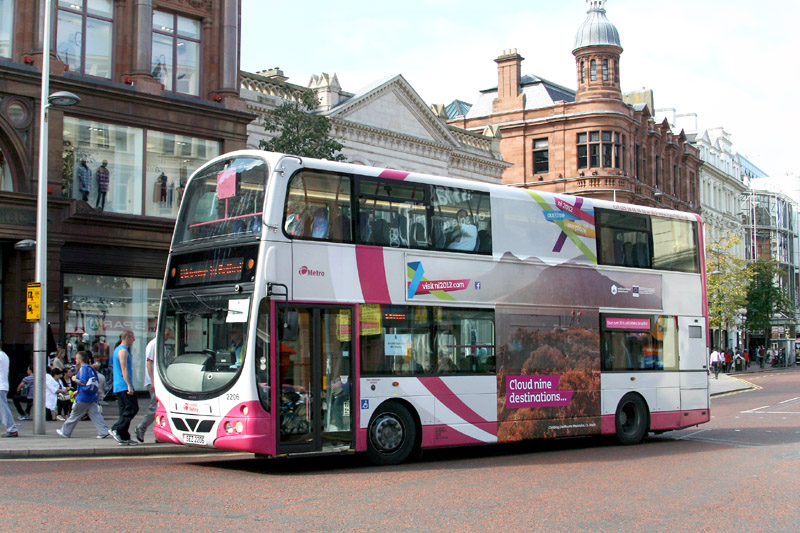 B9TL 2206 with superside advert - Castle Junction - Sep 2012 [ Paul Savage ]